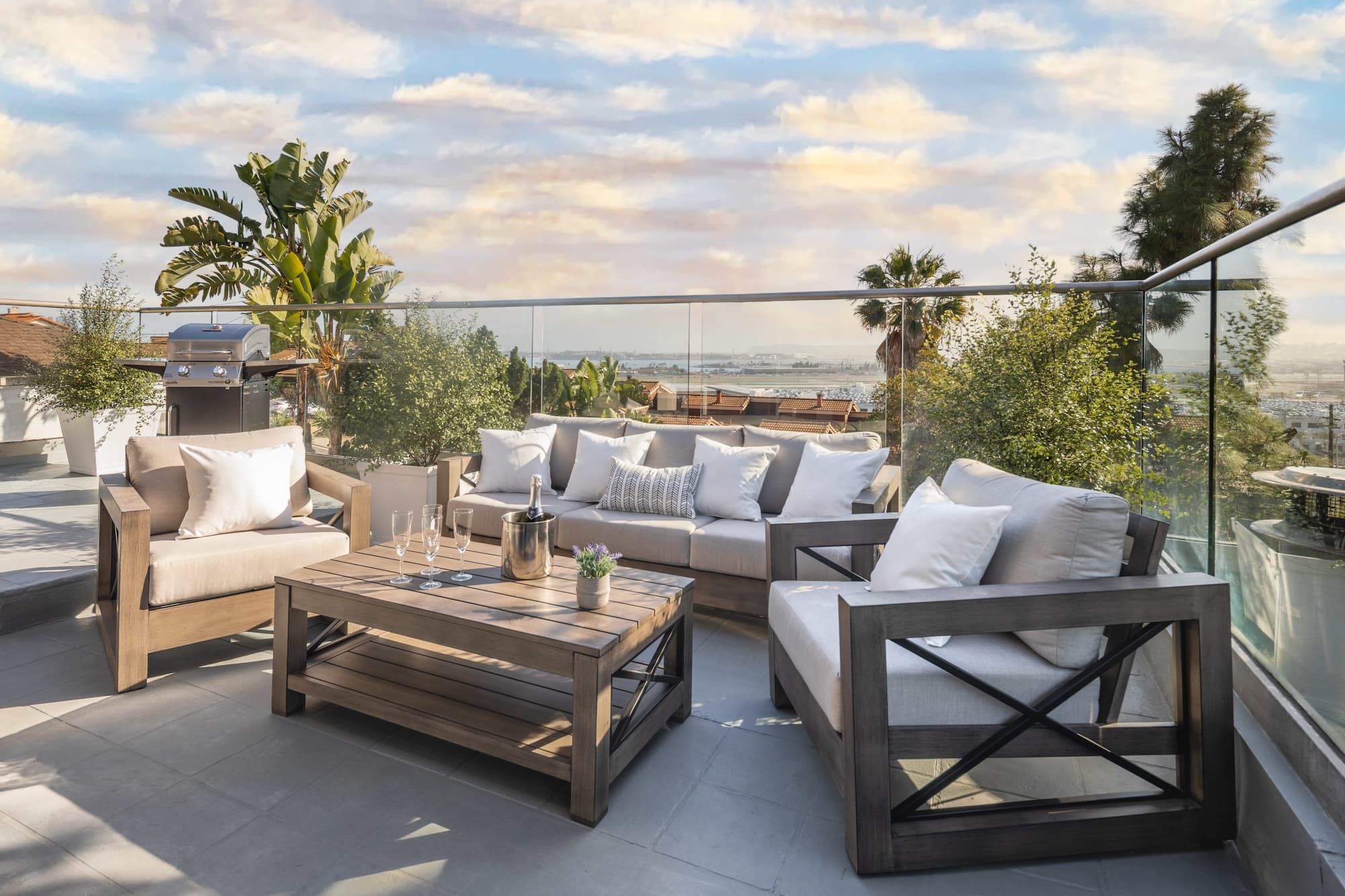 Upscale 3 Bed Oasis | Fire Pit, BBQ | Downtown SD